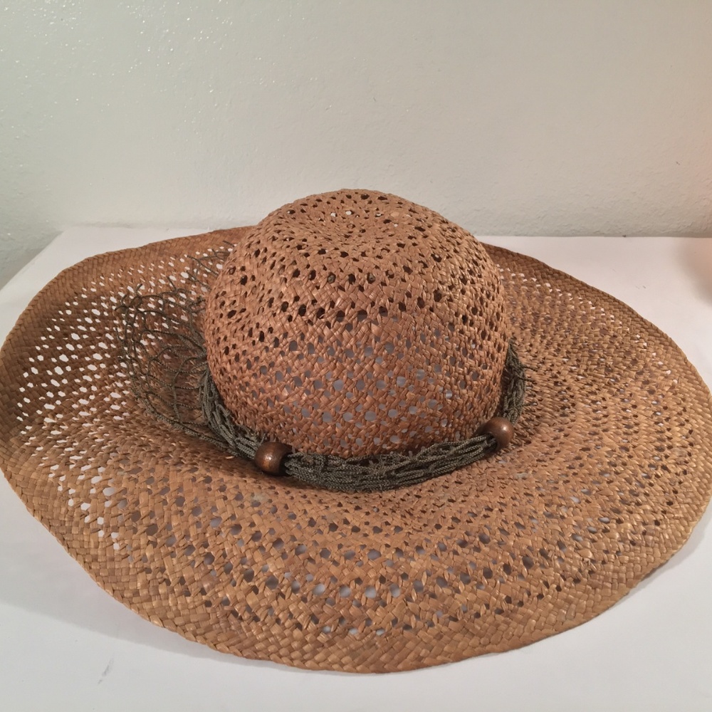 Floppy straw beach hat with fishing net shells - Picture 5 of 6